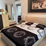 Flore - Oasi Di Relax In Un Elegante Lägenhet Genua